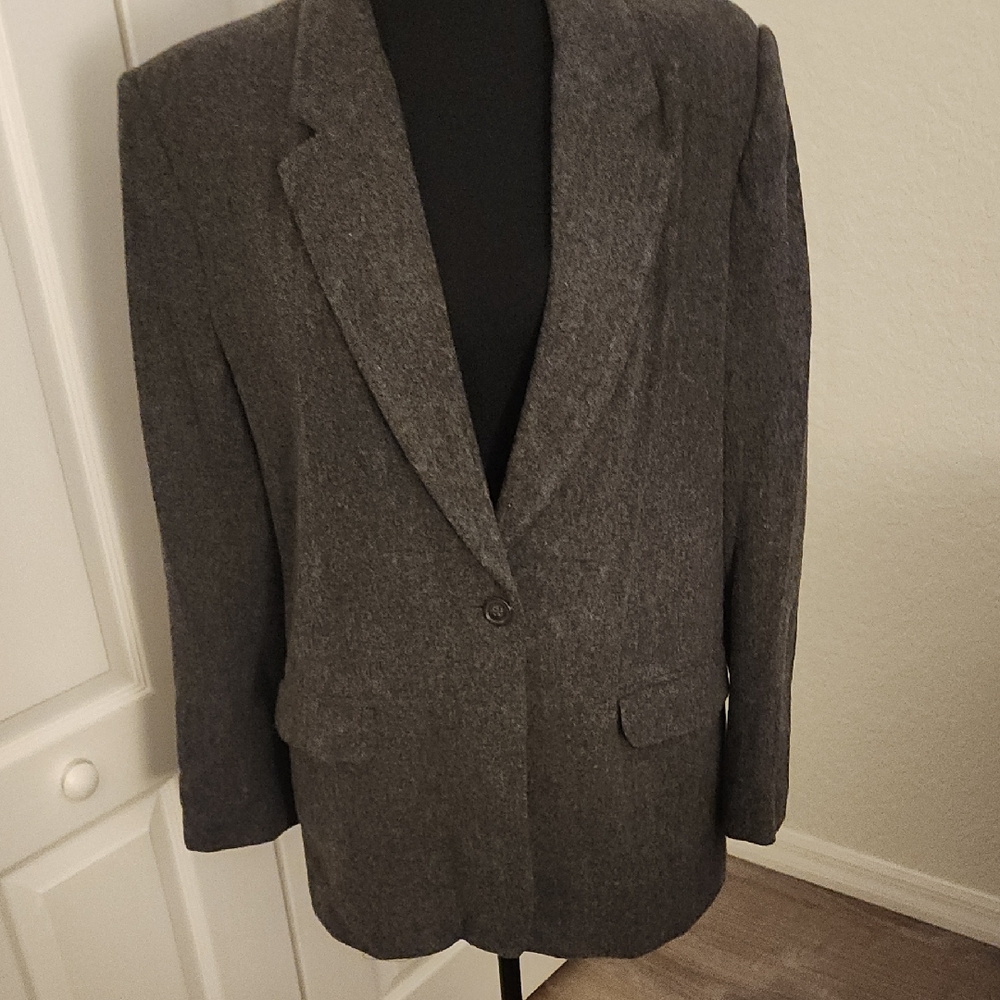 White Stag Gray Blazer with Notched Lapel - Picture 3 of 6